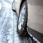 Куча снега на пути автомобиля может стоить не только денег, но и чьей-то жизни!