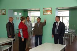 Глава района Андрей Ащеулов совместно с начальником УООиП Любовью Илгиной посетил образовательные учреждения