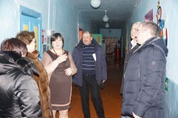 Глава района Андрей Ащеулов совместно с главой поселения Алексеем Сысолиным провел сход граждан в селе Усть-Тым