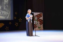 На главной сцене района состоялся большой Гала-концерт фестиваля народного творчества «Равнение на Победу»