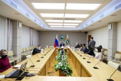 В администрации Томской области обсудили ход реализации проекта по комфортной городской среде.