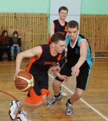 В школе-интернате №1 прошли окружные соревнования по баскетболу среди школьников из Каргаска, Парабели, Колпашево